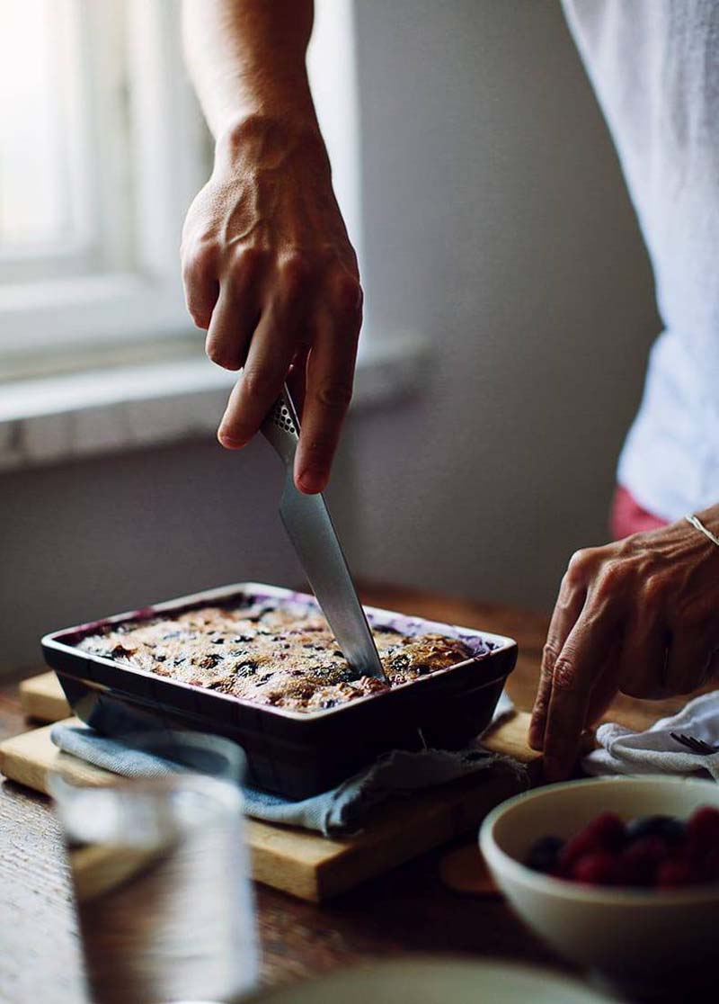 Kölestorta gyümölcsökkel